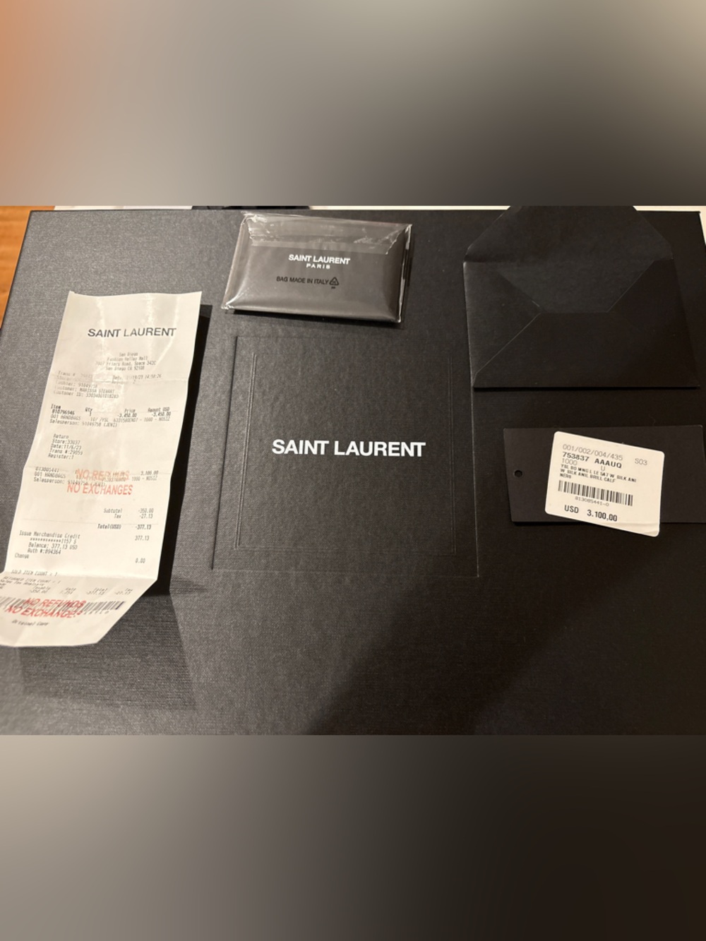 Saint Laurent LE 5 À 7 SUPPLE LARGE IN GRAINED LEATHER
BLACK - Picture 5 of 12
